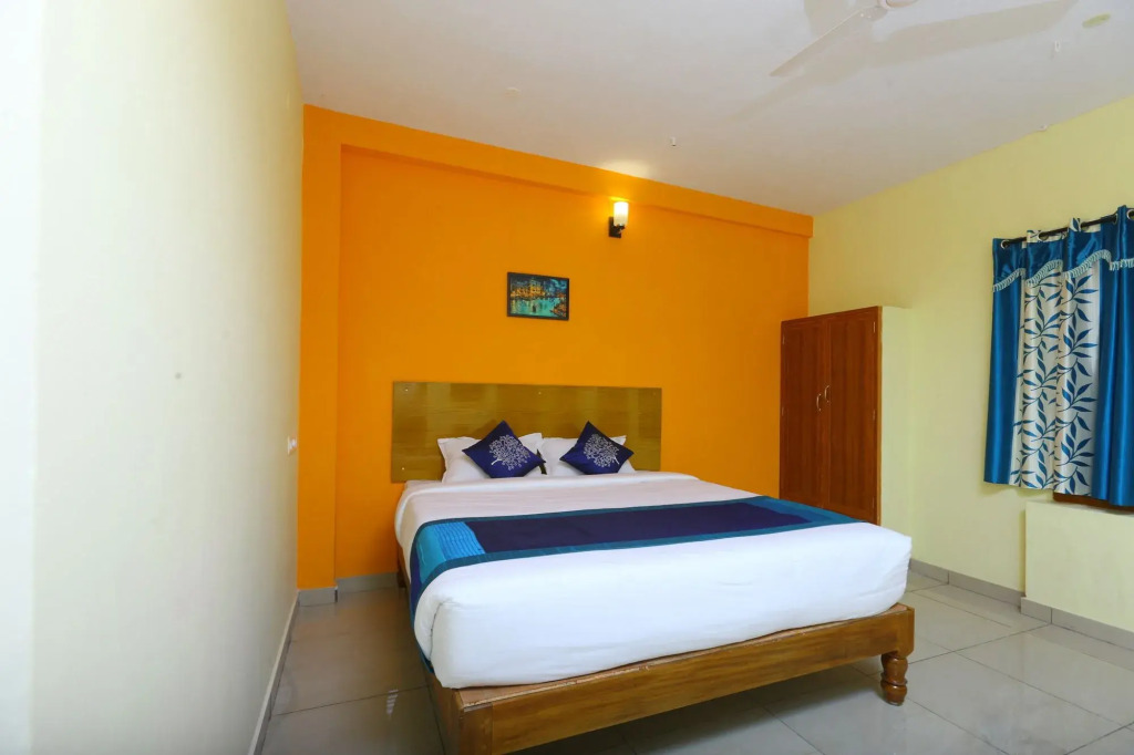 Super Hotel O Thavalakuppam Near Bus Stand