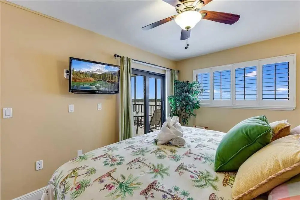 Carlos Pointe 611 - Two Bedroom Condo