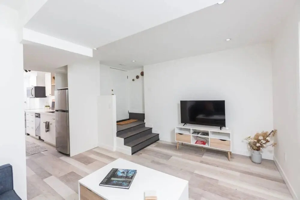 1 Bedroom Trendy Condo in Trinity Bellwoods