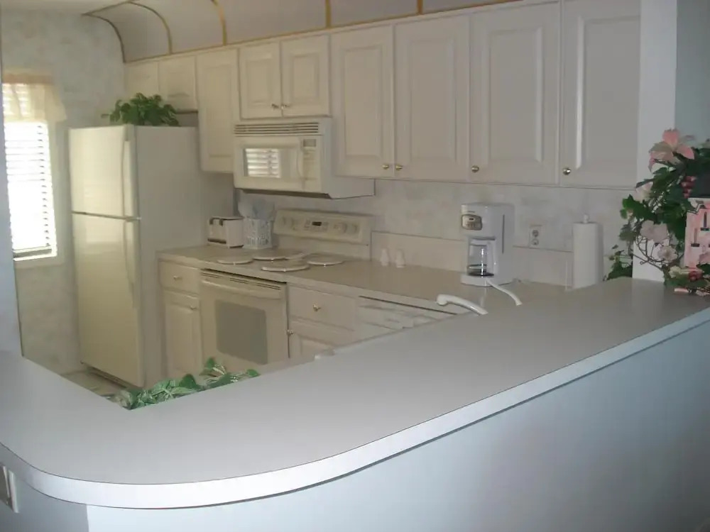 SEA Haven 520 [2/2.5] Free Activities! & Oceanfront Wifi Pool