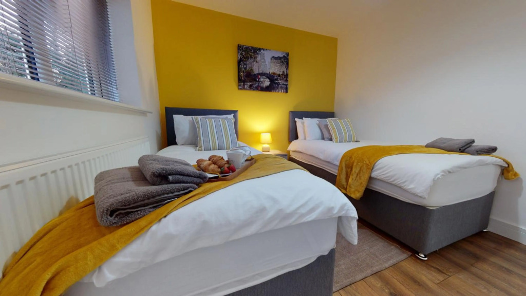 Spacious 2 Bedroom Corporate Apartment by Srk Serviced Accommodation