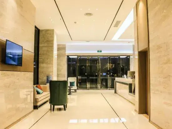 City Comfort Inn Hotel (Wuzhou Sanlong Avenue Government Affairs Center)