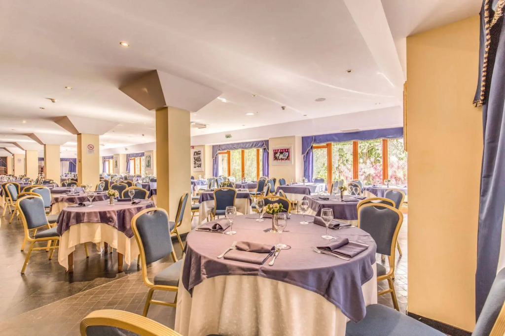Marina Club Hotel