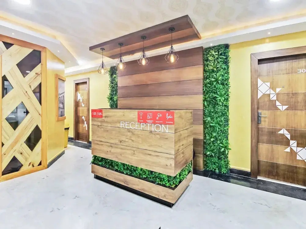 OYO 36072 Hotel Silver Inn
