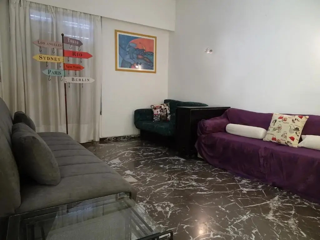 Eva's Urban Apartment in Athens 6' to Transit Station