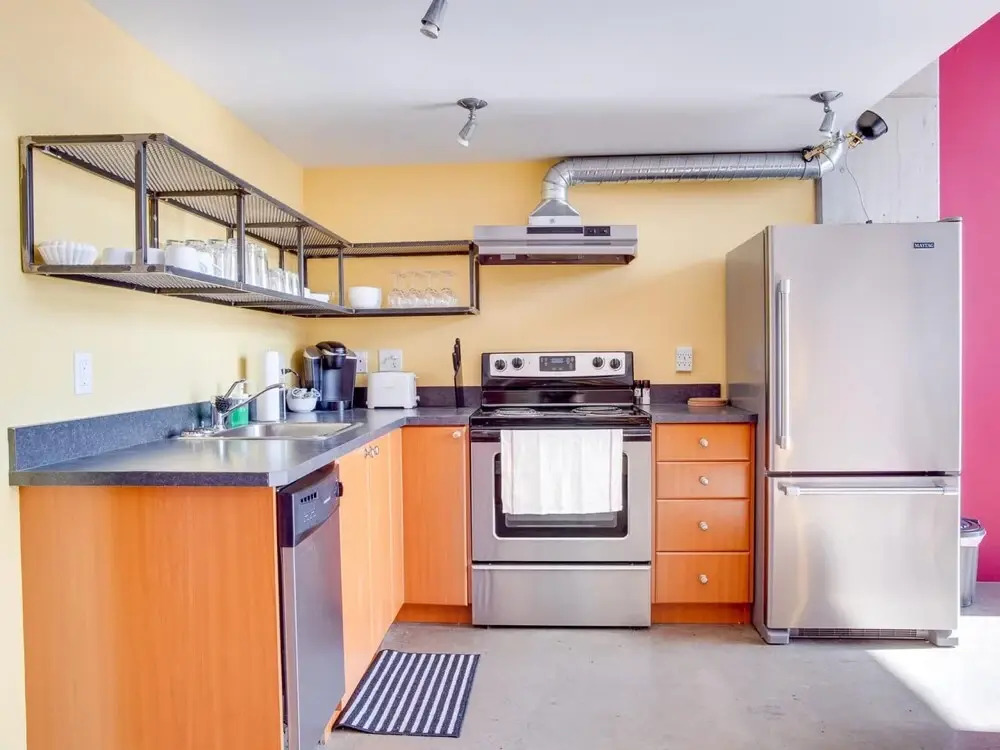 Penthouse Loft w Prking Rooftop Patio BBQ Coffee