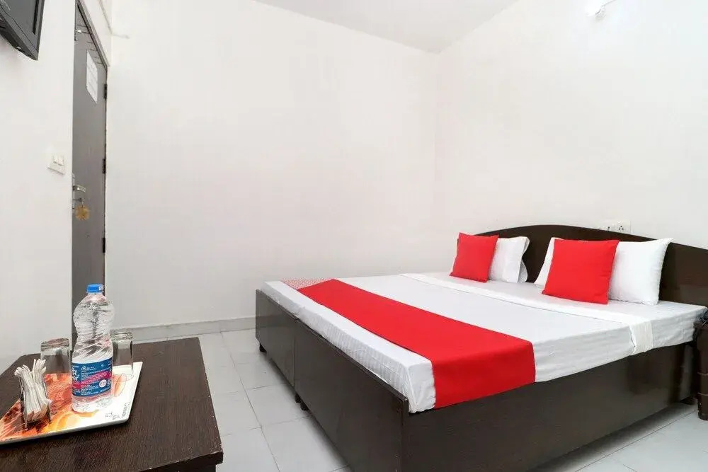 Oyo 27614 Hotel Oscar Inn