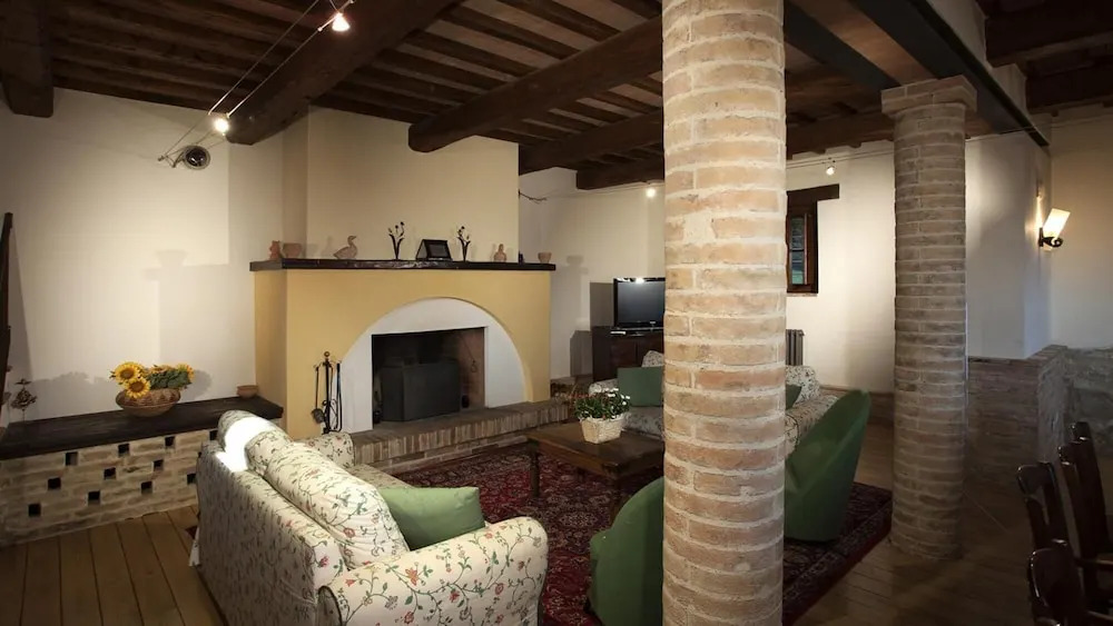 IL BORGO 16, Emma Villas