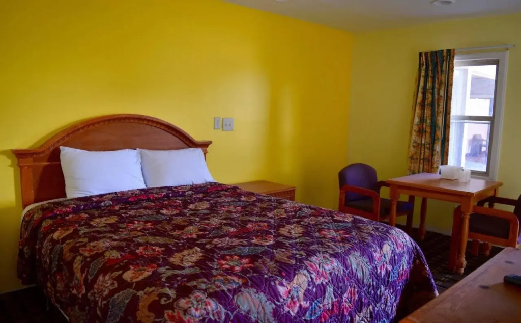 Snelling Motel