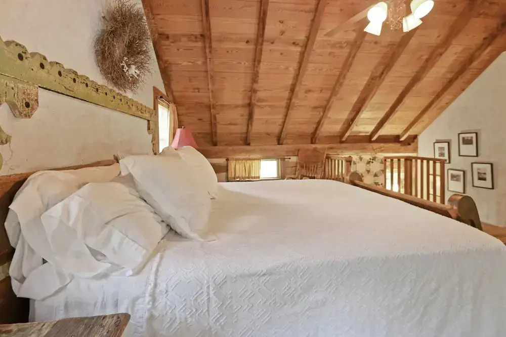 Ab Butler - Both Suites 2 Bedroom Cabin by RedAwning