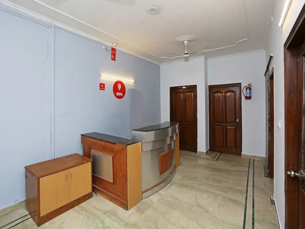 OYO 13843 Moonlight Residency