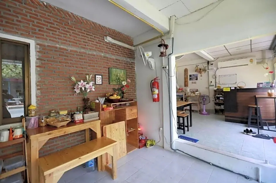 Banana hostel (Don Muang)