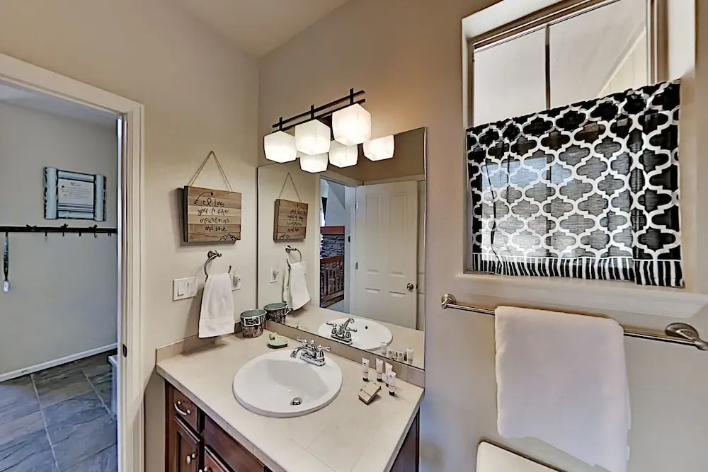 Granby Ranch 3br + Loft W/ Hot Tub Walk To Lifts 3 Bedroom Home