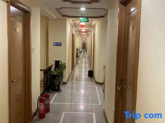 Zilongge Inn (Taiyuan Railway Station Wuyi Square Branch)