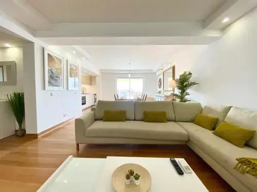 Home Out Marina Apartment