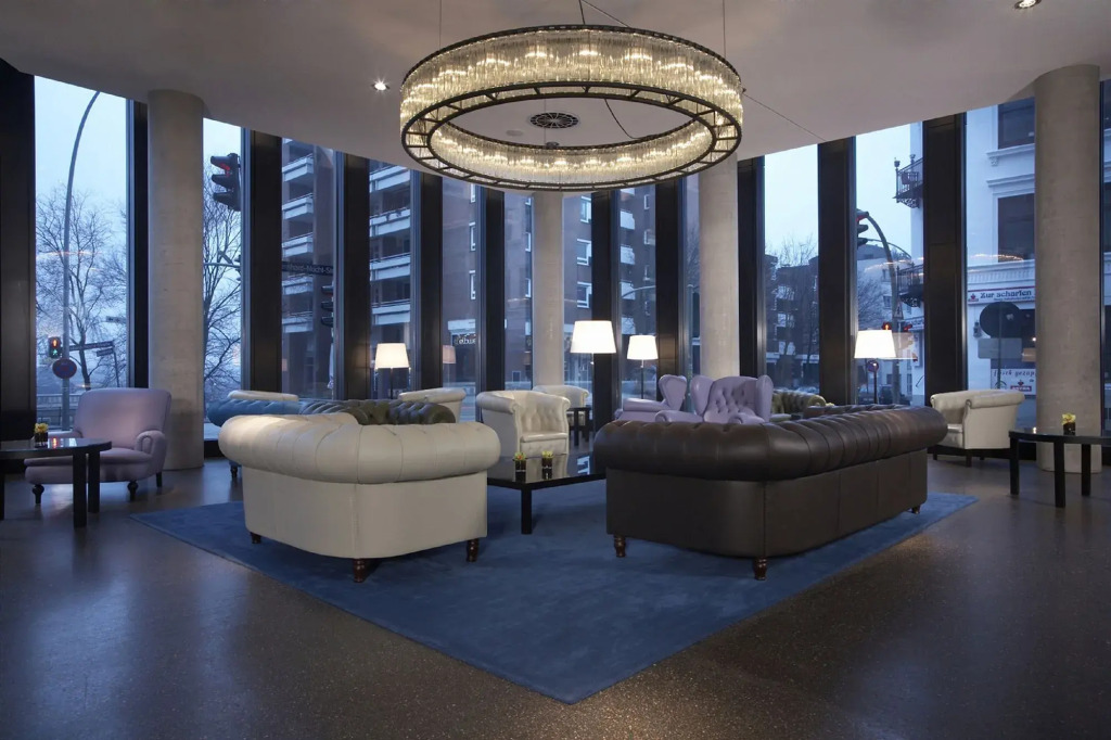 Empire Riverside Hotel