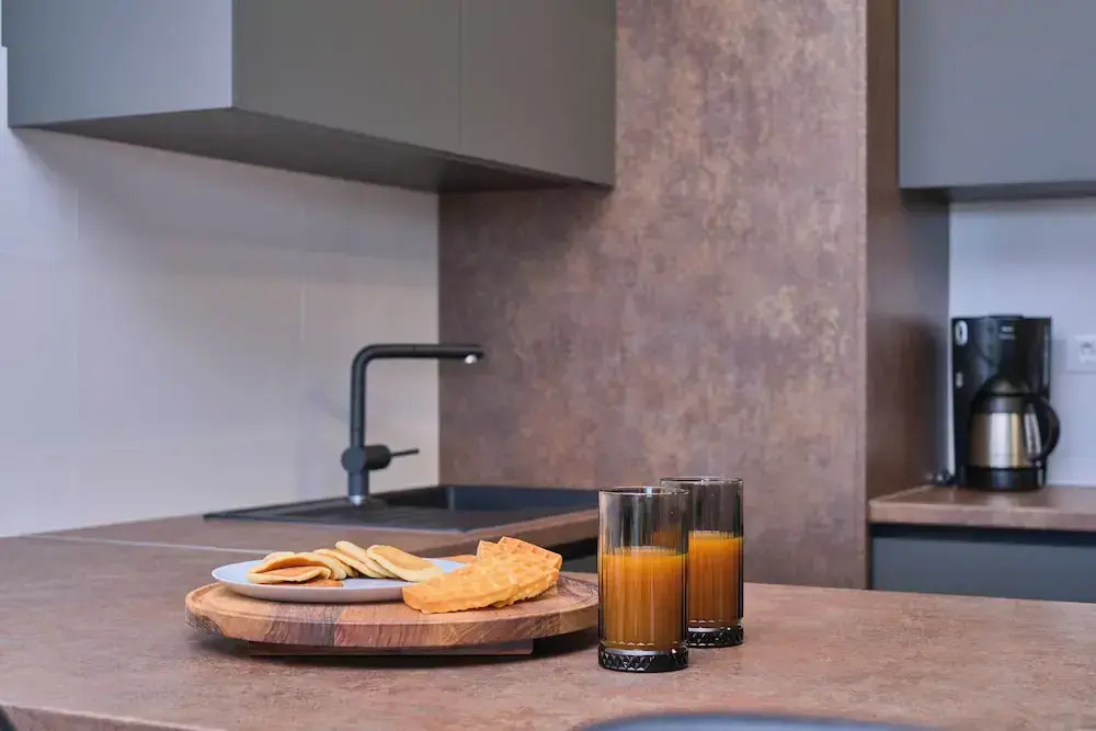 Tropic Night Apartment by Litto