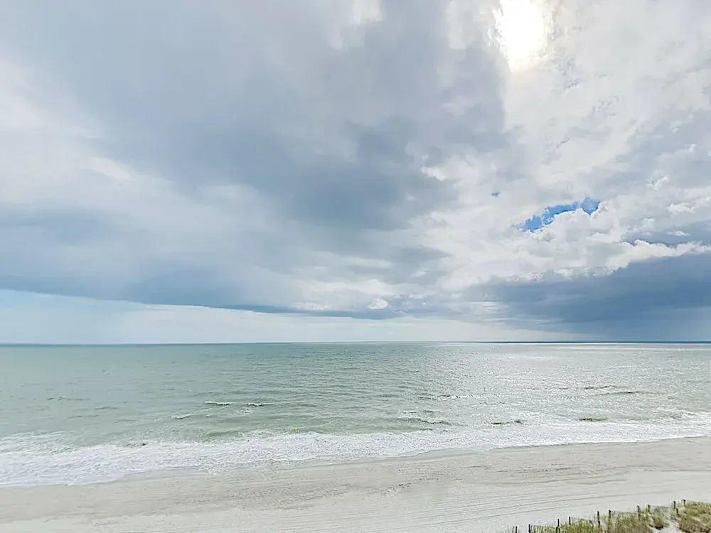 Ground-level Oceanfront W/ Pools & Hot Tubs 1 Bedroom Condo
