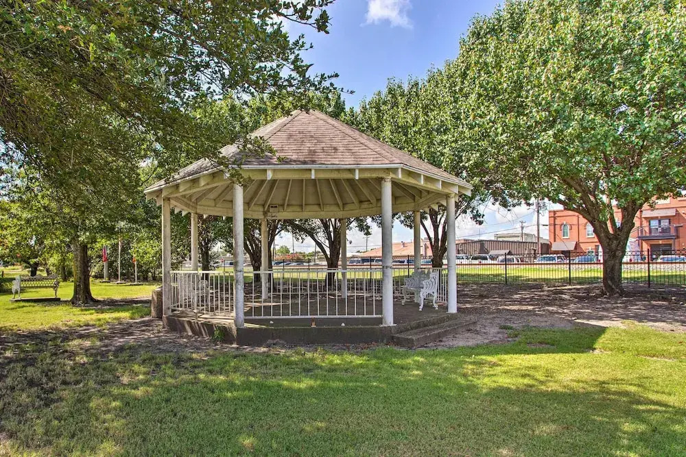 Walk to Dtwn Forney: 'gigi's Place' w/ Fire Pit