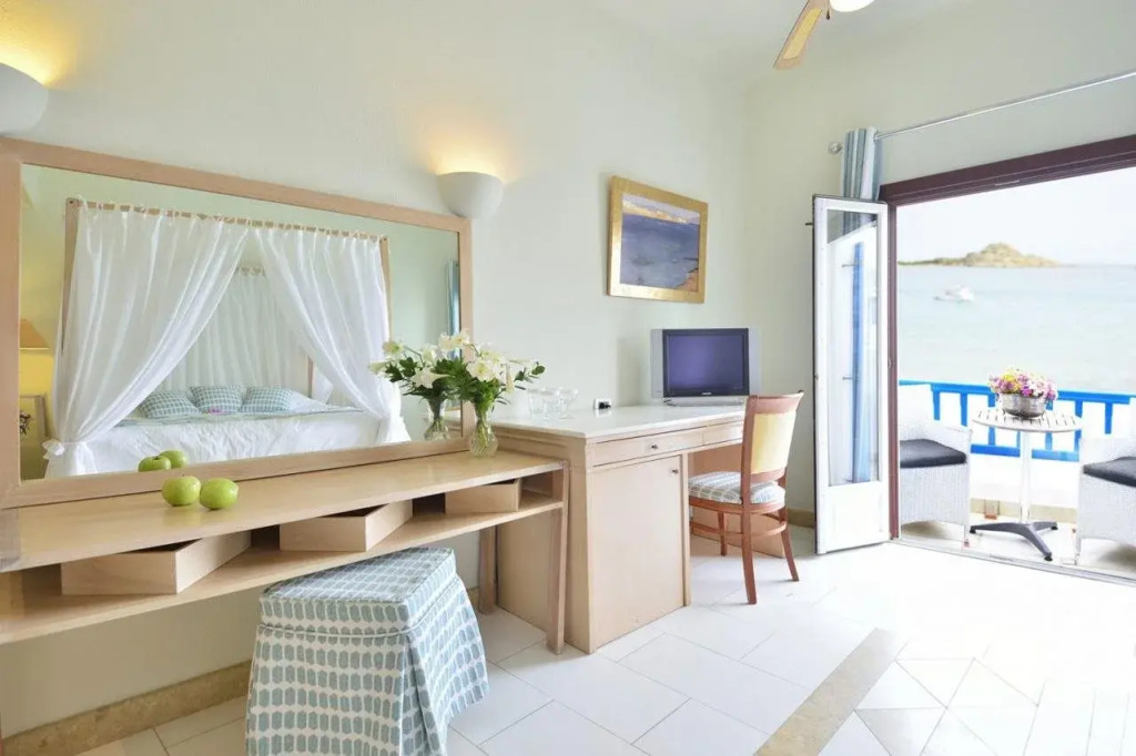 Petinos Beach Hotel