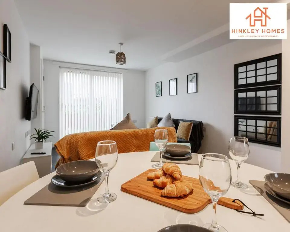 Newbuild 4bed - City Centre - Free secure parking! By Hinkley Homes Short Lets & Serviced Accommodation