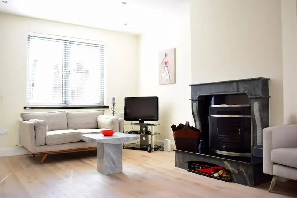 2 Bedroom House Near City Centre
