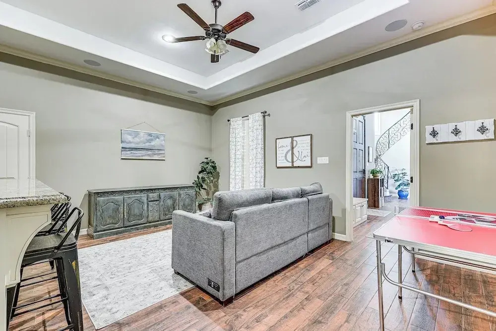 1 Mi to Vackar Stadium: Roomy Retreat w/ Pool
