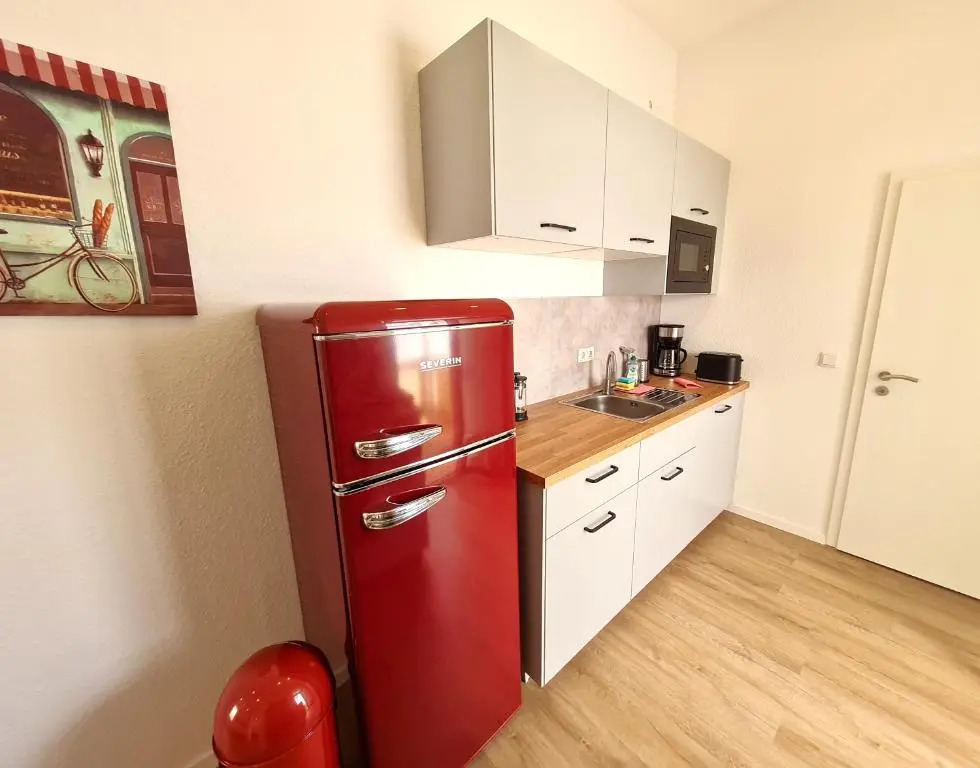 Burgunder helle und geräumige Ferienwohnung