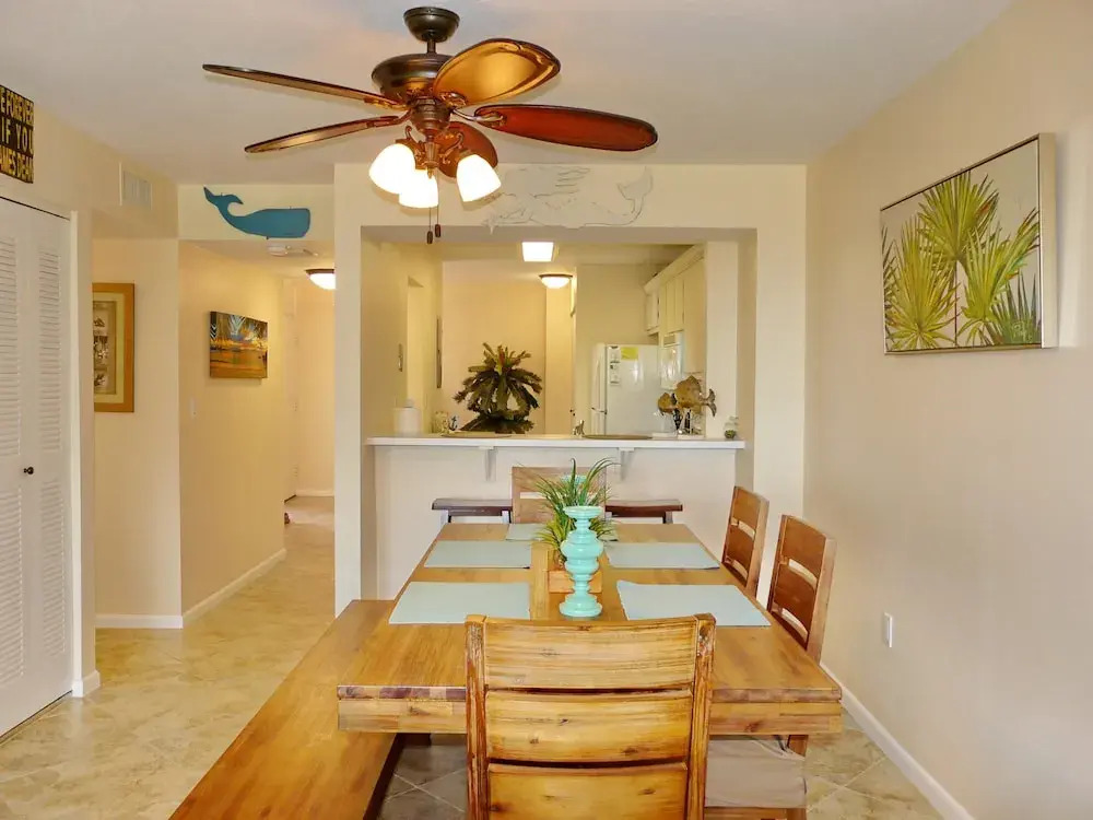Condo With Pool, View of Clam Bay and Walk to Beach