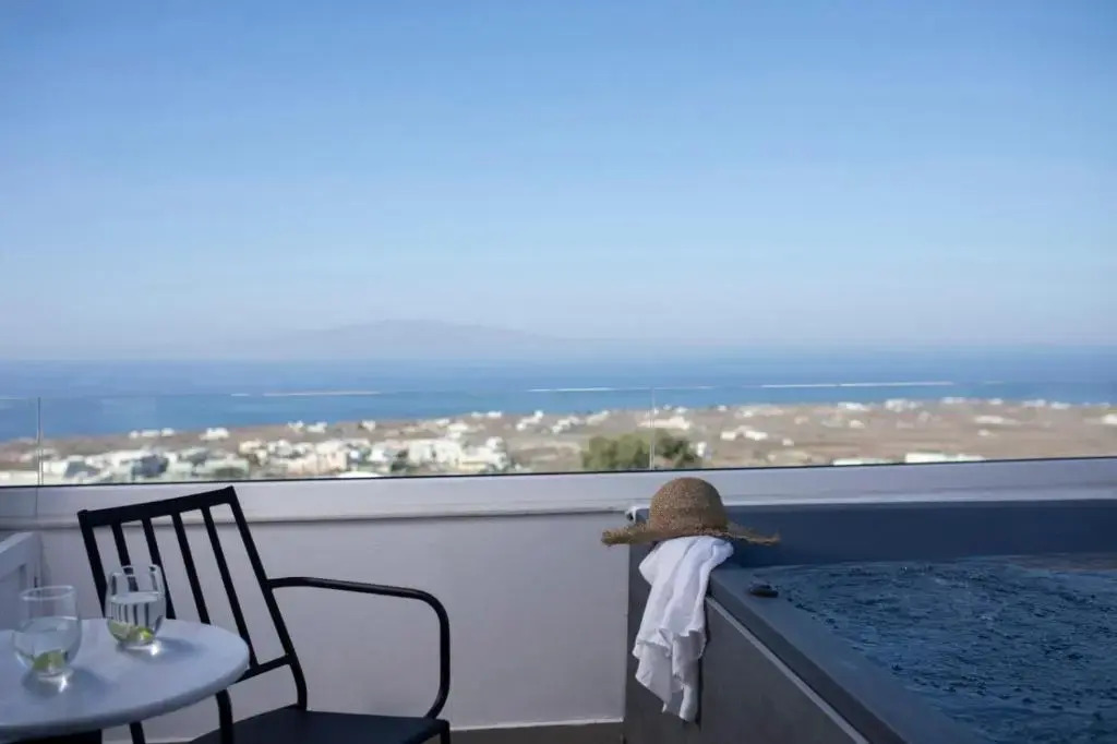 ArmonOia Suites Santorini