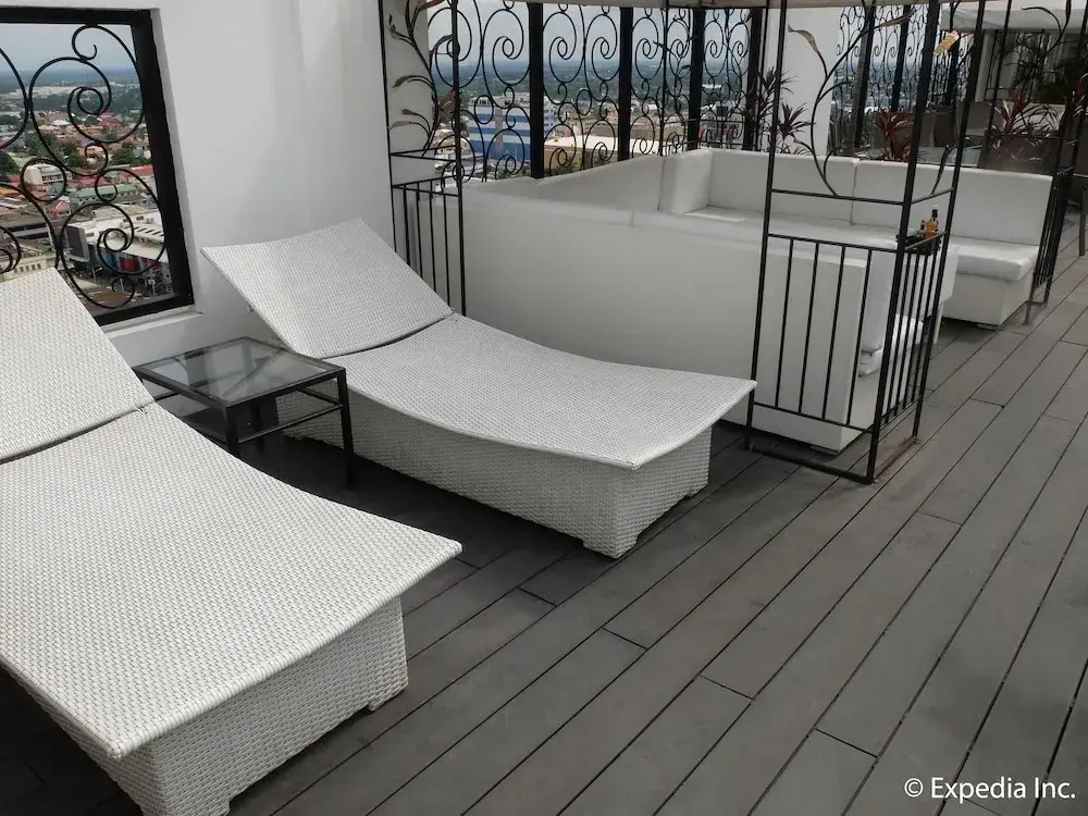 The penthouse hotel and residences
