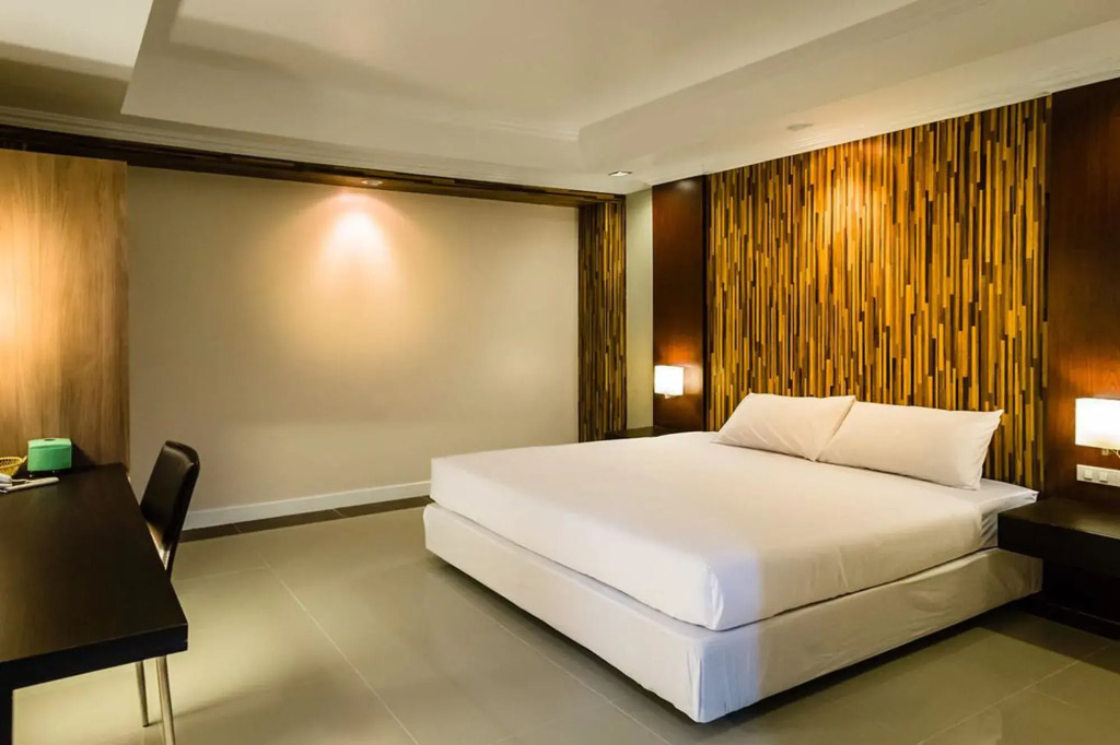 The Rich Hotel