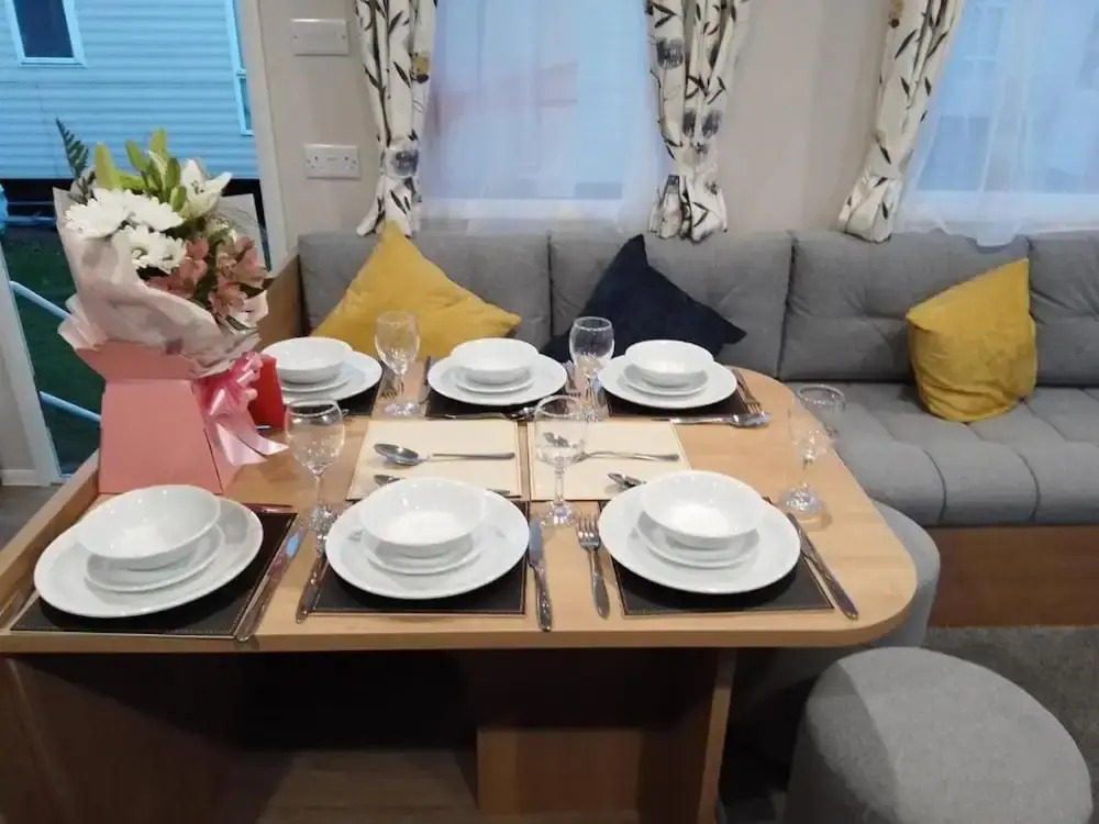 3 Bed, Sleeps 8 Caravan, California Cliffs Park