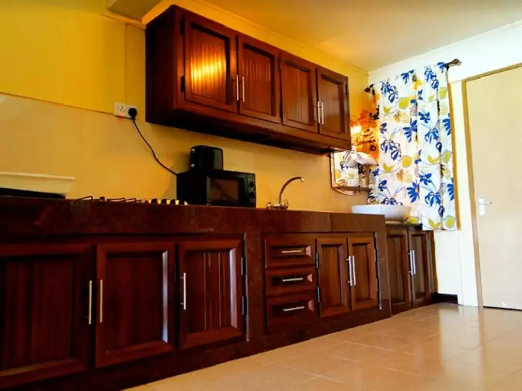 Apartment with 2 Bedrooms in Grand Baie, with Wonderful Sea View, Enclosed Garden And Wifi - 10 M From the Beach