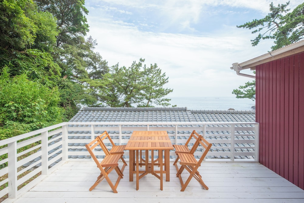 Kawazu Beach House Blue Moon
