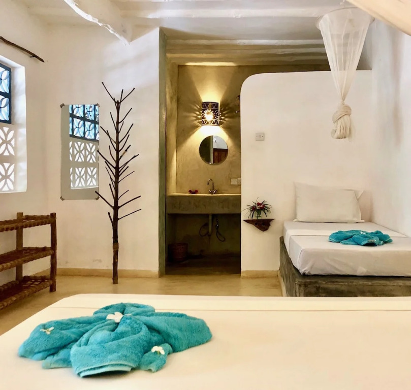Zanzistar Lodge
