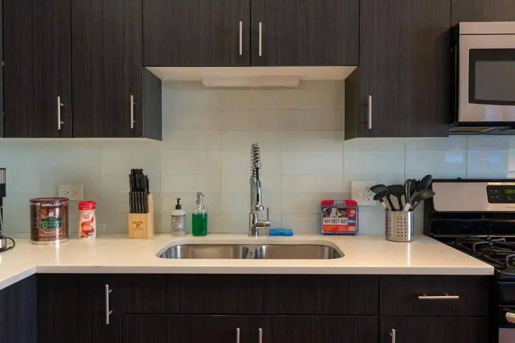 McCormick Place 420 friendly 3br-2ba in Downtown Chicago with optional parking for 8 guests
