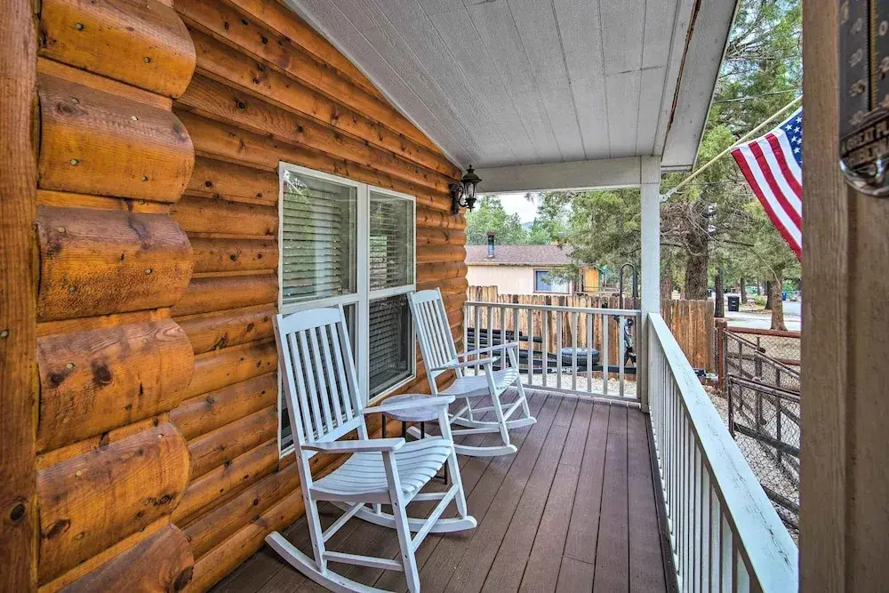 8 Mi to Big Bear Lake & Village: Sugarloaf Cabin