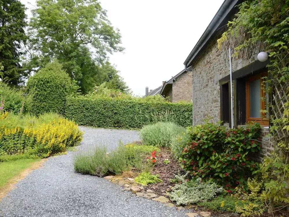 Charming Holiday Home in Halleux with Garden