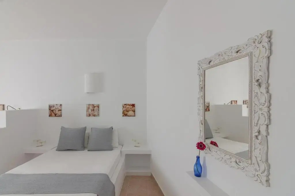 Summer Residence - Sea View Retreat in Provatas, Milos