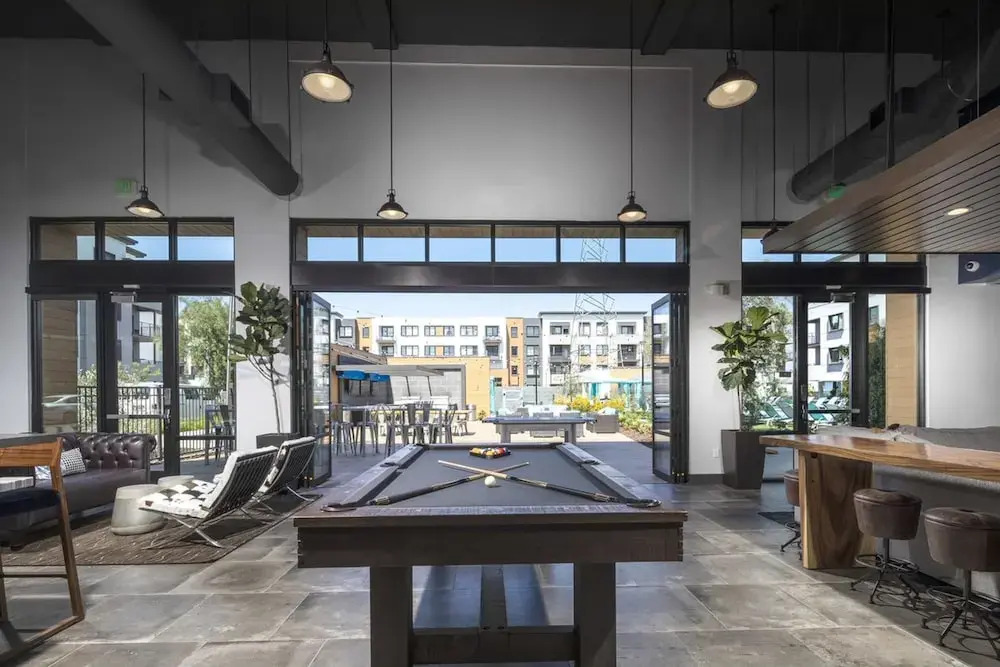 Luxury Condos at Anton Menlo w Pool & Amenities