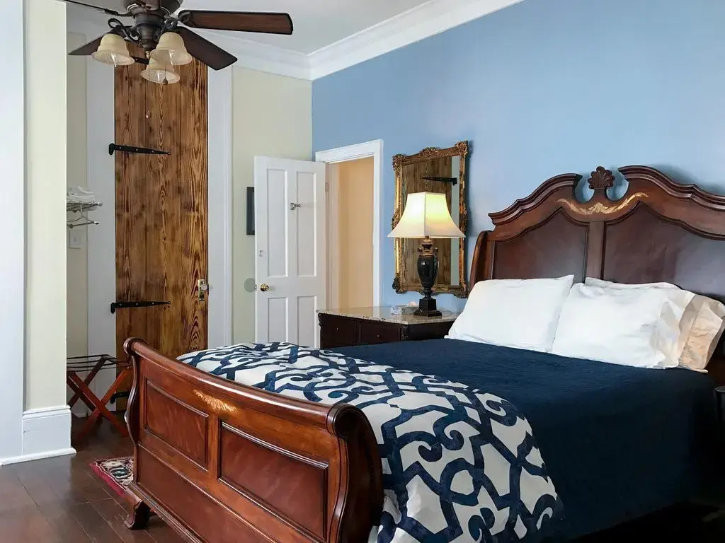 The Blue60 Marigny Inn