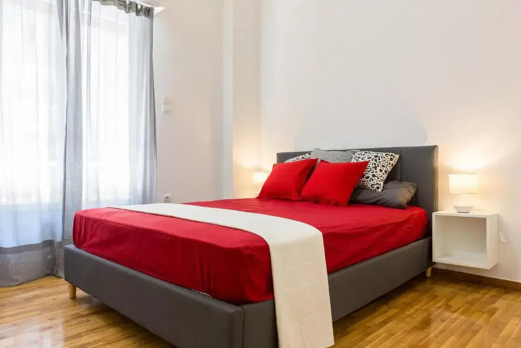 Newly Renovated 100m² Stylish Urban Flat