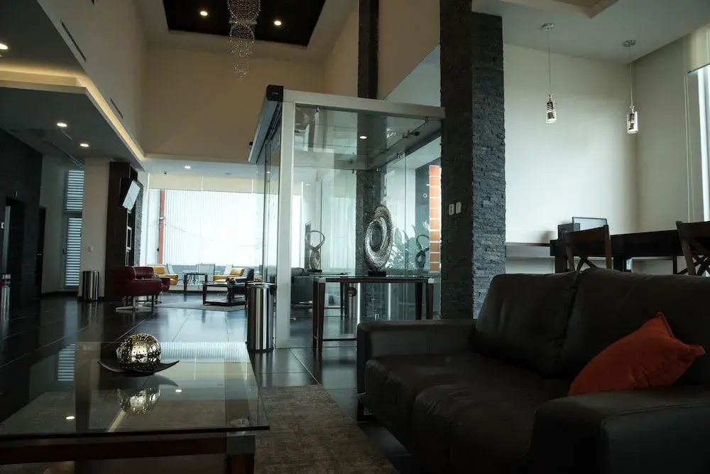 Lithio Hotel