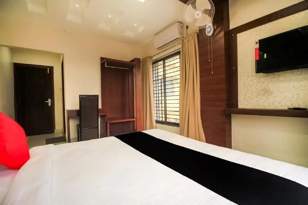 Hotel Grand Palace Banquet by OYO Rooms