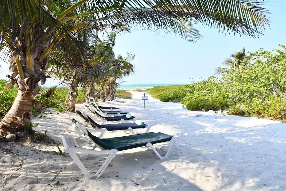 Arena y Mar Beachfront House, El Cuyo by The Spot Rentals