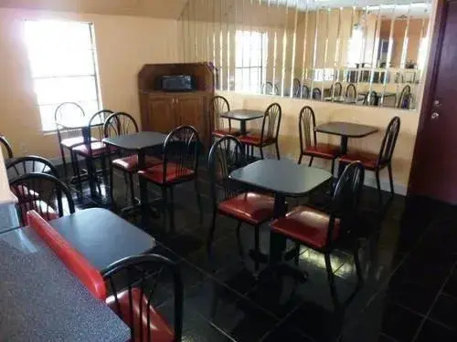 Days Inn Conroe