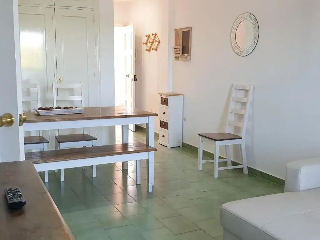 Ref 23v2e apartamento 2 hab. urb. pinar don jesus