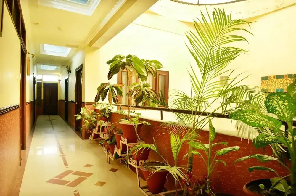 HOTEL CORPORATE INN