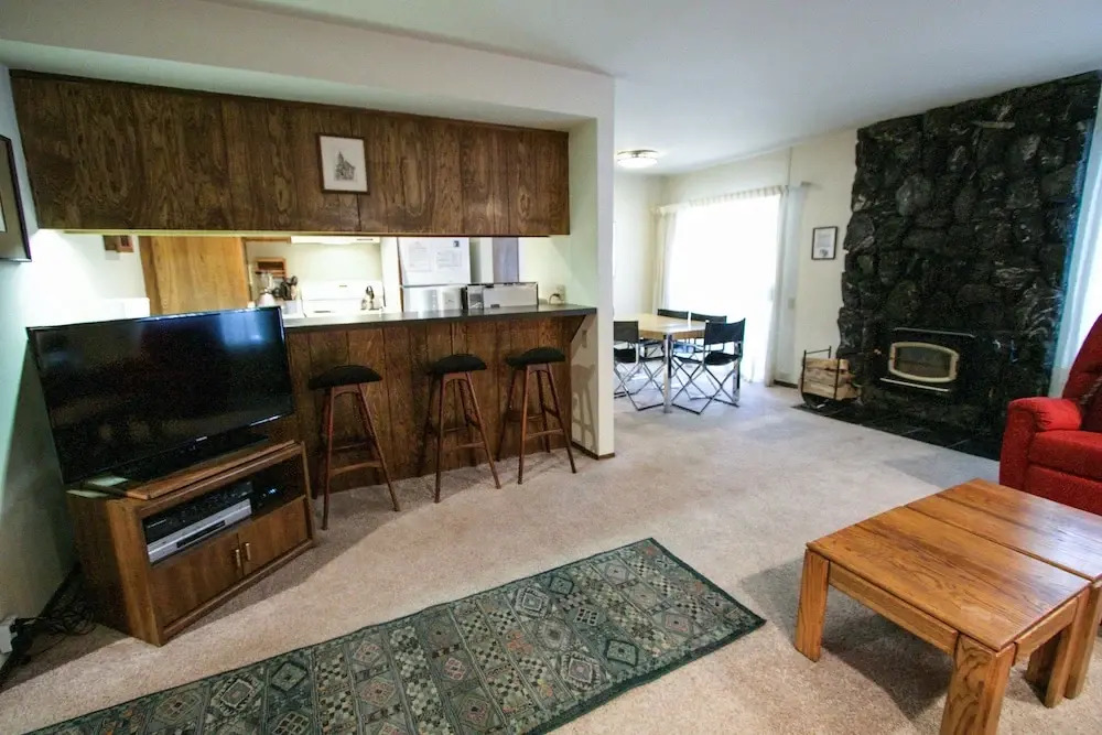 Horizons 4 189 Downtown Location On Shuttle Route, Great Complex Amenities by RedAwning